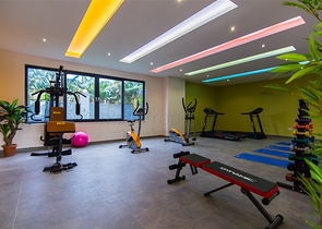 شقة دوبلكس ارضية - مع مدخل للحديقة -ضمن مجمع حديث فاخر - في كارجي جاك / الانيا 