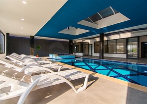 شقة دوبلكس ارضية - مع مدخل للحديقة -ضمن مجمع حديث فاخر - في كارجي جاك / الانيا 