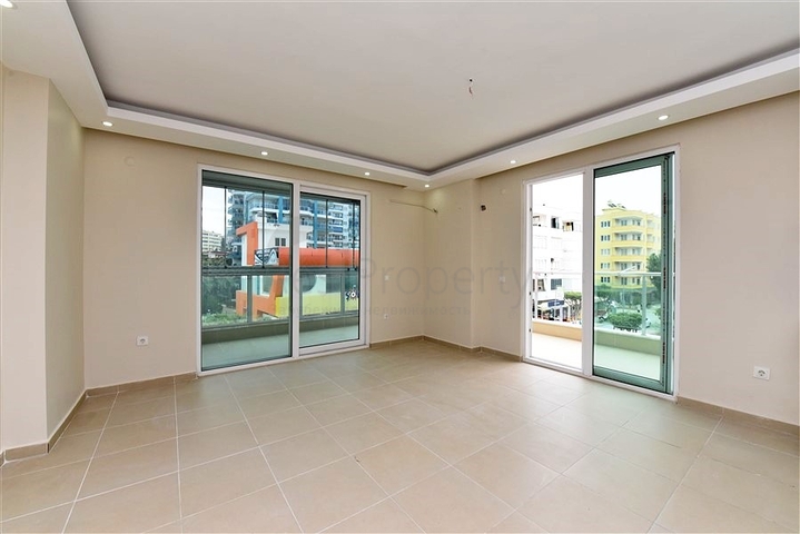 شقة غرفة وصالة - قريبة من البحر والاسواق -في مهموتلار /الانيا 