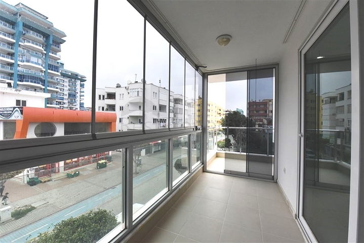 شقة غرفة وصالة - قريبة من البحر والاسواق -في مهموتلار /الانيا 