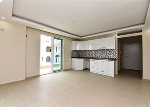 شقة غرفة وصالة - قريبة من البحر والاسواق -في مهموتلار /الانيا 