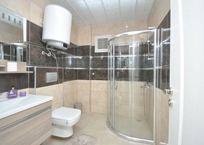 اطلالة مفتوحة - طابق مرتفع - شقة 2 غرفة وصالة - ضمن مجمع سكني بخدمات ممتازة - مهموتلار / الانيا 