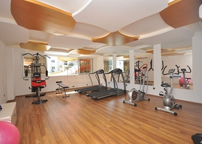 شقة 2 غرفة وصالة - مع الاثاث- ضمن مجمع يضم كافة الخدمات - في الانيا / منطقة مهموتلار 