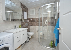 شقة 2 غرفة وصالة - مع الاثاث- ضمن مجمع يضم كافة الخدمات - في الانيا / منطقة مهموتلار 