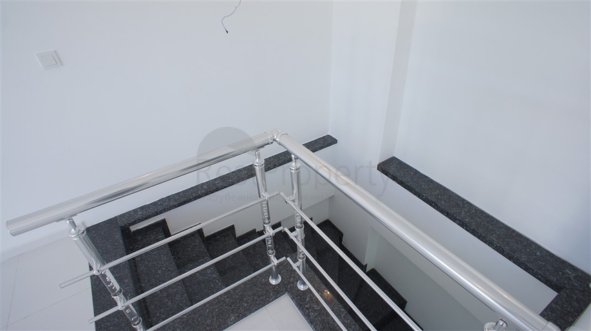 شقق ودوبلكس ضمن مجمع حديث - اطلالة بحر - في كاستل / الانيا 