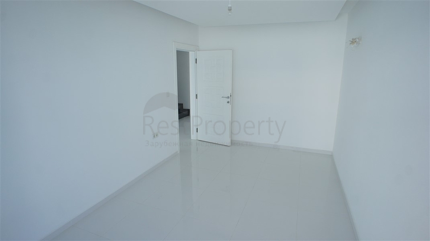 شقق ودوبلكس ضمن مجمع حديث - اطلالة بحر - في كاستل / الانيا 