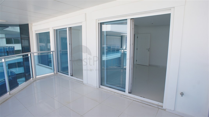 شقق ودوبلكس ضمن مجمع حديث - اطلالة بحر - في كاستل / الانيا 