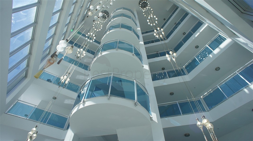 شقق ودوبلكس ضمن مجمع حديث - اطلالة بحر - في كاستل / الانيا 