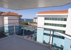 شقق ودوبلكس ضمن مجمع حديث - اطلالة بحر - في كاستل / الانيا 