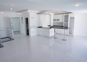 شقق ودوبلكس ضمن مجمع حديث - اطلالة بحر - في كاستل / الانيا 