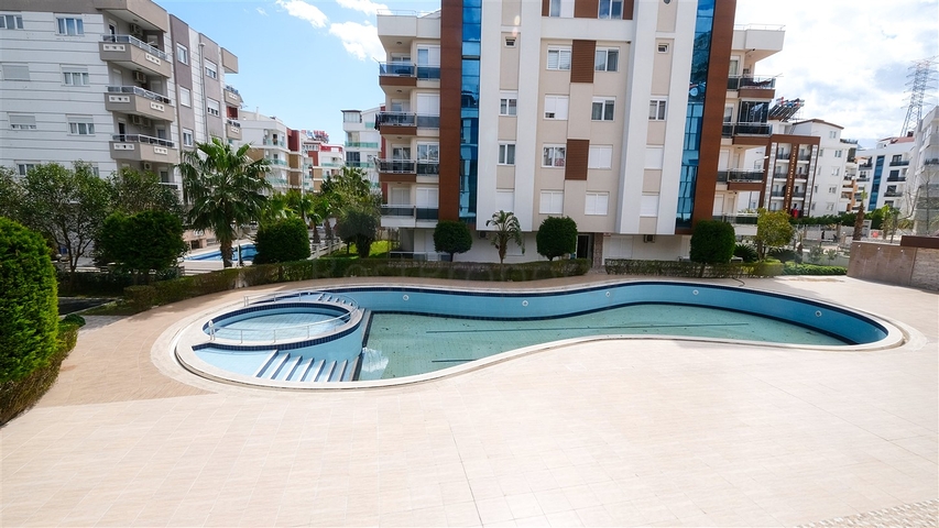 شقة 2 + 1 مع أثاث في مجمع في هورما كونيالتي