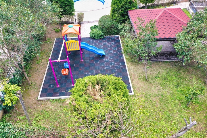 شقة 2 + 1 مع أثاث في مجمع في هورما كونيالتي