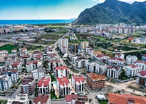 شقة 2 + 1 مع أثاث في مجمع في هورما كونيالتي