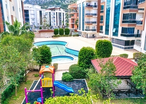 شقة 2 + 1 مع أثاث في مجمع في هورما كونيالتي