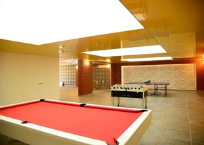 خدمات 5 نجوم - شقة غرفة وصالة مؤثثة - ضمن مجمع فاخر - في مهموتلار / الانيا 