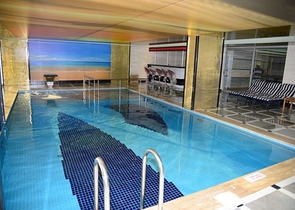 خدمات 5 نجوم - شقة غرفة وصالة مؤثثة - ضمن مجمع فاخر - في مهموتلار / الانيا 