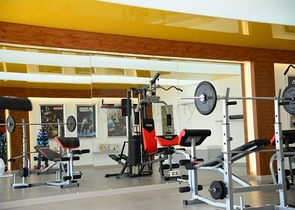 خدمات 5 نجوم - شقة غرفة وصالة مؤثثة - ضمن مجمع فاخر - في مهموتلار / الانيا 