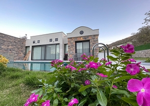 فلل بتصميم انيق - 5 غرف وصالتين - في بودروم 