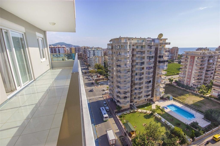 مطبخ منفصل - شقة 3 غرف نوم وصالة - مع الاثاث - في مهموتلار / الانيا 