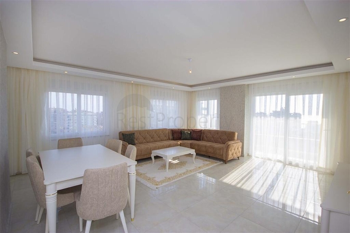 مطبخ منفصل - شقة 3 غرف نوم وصالة - مع الاثاث - في مهموتلار / الانيا 