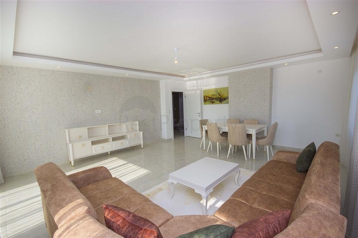 مطبخ منفصل - شقة 3 غرف نوم وصالة - مع الاثاث - في مهموتلار / الانيا 