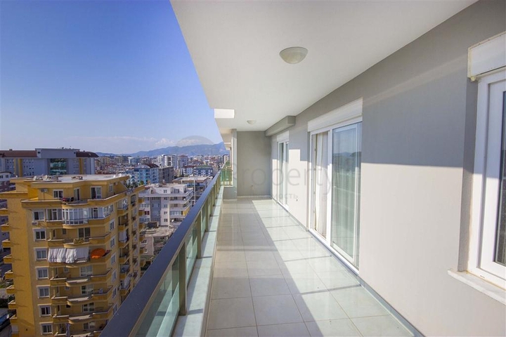 مطبخ منفصل - شقة 3 غرف نوم وصالة - مع الاثاث - في مهموتلار / الانيا 