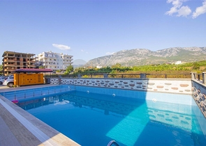 مطبخ منفصل - شقة 3 غرف نوم وصالة - مع الاثاث - في مهموتلار / الانيا 