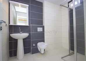 مطبخ منفصل - شقة 3 غرف نوم وصالة - مع الاثاث - في مهموتلار / الانيا 