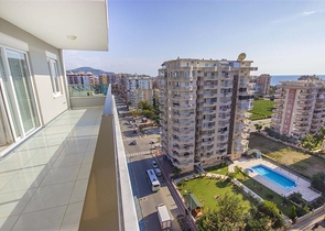 مطبخ منفصل - شقة 3 غرف نوم وصالة - مع الاثاث - في مهموتلار / الانيا 