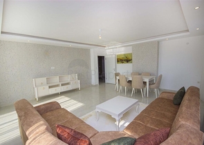 مطبخ منفصل - شقة 3 غرف نوم وصالة - مع الاثاث - في مهموتلار / الانيا 