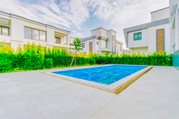 فلل جاهزة 3 + 1 و 5 + 1 في لارا انطاليا