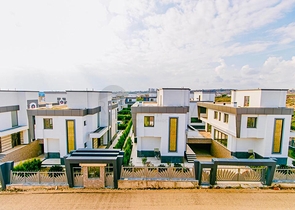 فلل جاهزة 3 + 1 و 5 + 1 في لارا انطاليا