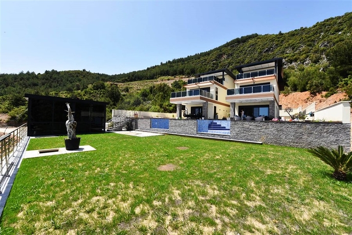 قصر فاخر للبيع في مدينة الانيا 