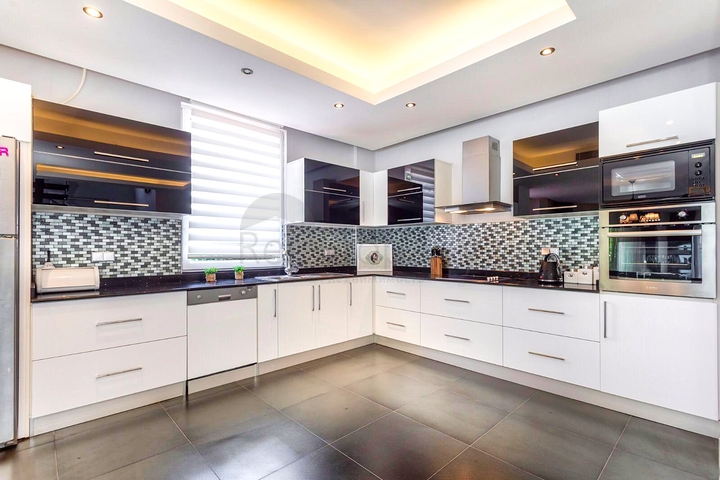 فلل من 4 غرف نوم في انطاليا 5 دقائق من شواطئ لارا