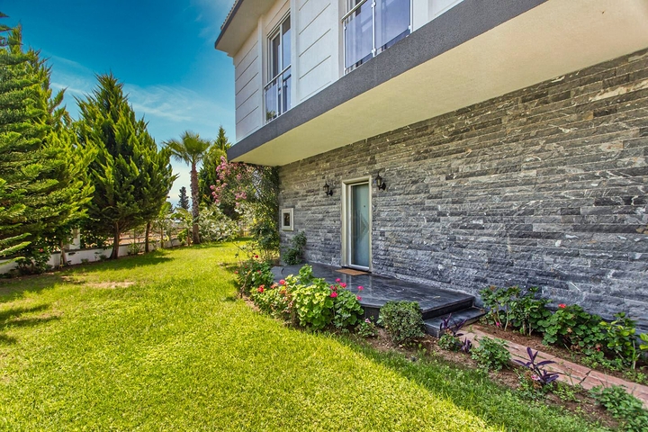 فلل من 4 غرف نوم في انطاليا 5 دقائق من شواطئ لارا