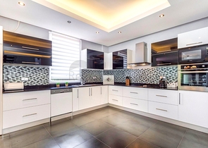 فلل من 4 غرف نوم في انطاليا 5 دقائق من شواطئ لارا