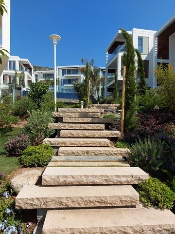 اطلالة بحرية -شقق ودوبلكس ضمن مجمع حديث - في بودروم 