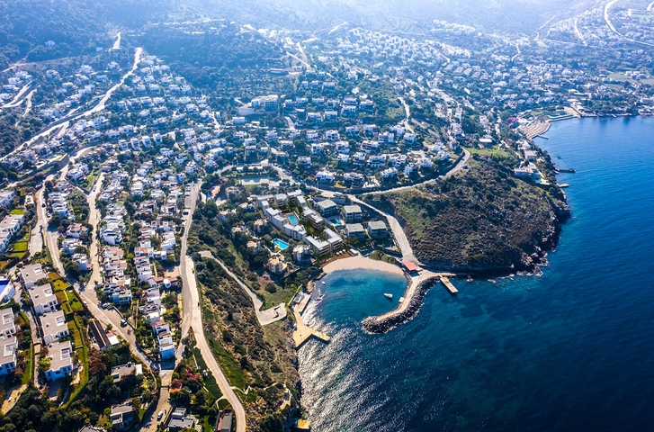 اطلالة بحرية -شقق ودوبلكس ضمن مجمع حديث - في بودروم 