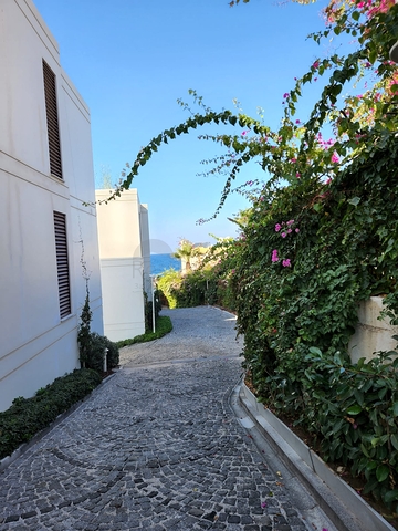 اطلالة بحرية -شقق ودوبلكس ضمن مجمع حديث - في بودروم 