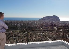 اطلالة بحر - فلل فاخرة في مركز الانيا 