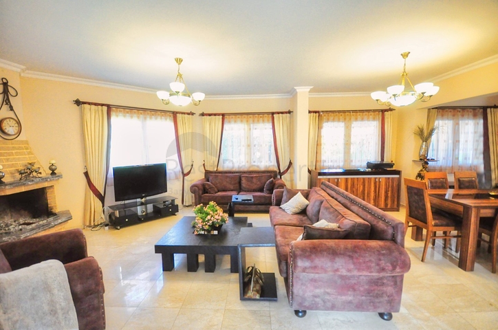 منزل خاص مع 3 غرف نوم في جاميوفا كيمير