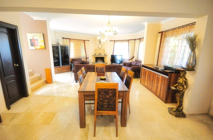 منزل خاص مع 3 غرف نوم في جاميوفا كيمير