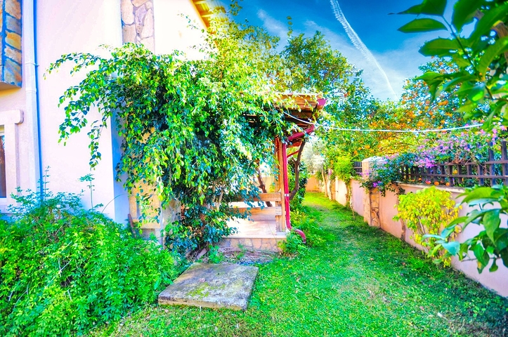 منزل خاص مع 3 غرف نوم في جاميوفا كيمير