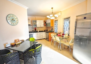 منزل خاص مع 3 غرف نوم في جاميوفا كيمير