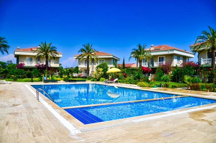 فيلا 4 + 1 على مسافة قريبة من البحر في جاميوفا