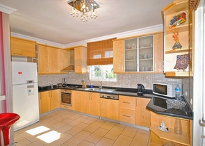 فيلا 4 + 1 على مسافة قريبة من البحر في جاميوفا