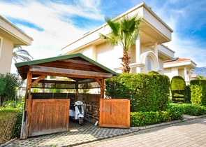 فيلا 4 + 1 على مسافة قريبة من البحر في جاميوفا