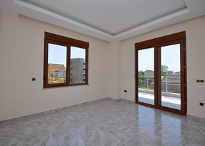 مجمع سكني حديث - جانب المشفى - شقة 2 غرفة وصالة - في اوبا / الانيا 