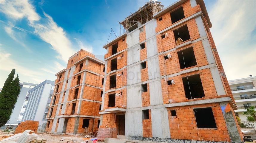 شقق فسيحة 2 + 1 قيد الإنشاء في مراد باشا أنطاليا