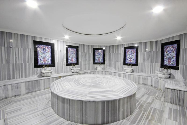 موقع مميز - تراس واسع - 3 غرف وصالة مفروشة - في مهموتلار / الانيا 